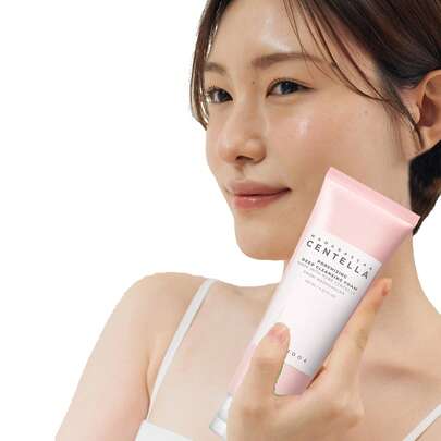 Espuma limpiadora profunda con centella asiática que elimina las impurezas que obstruyen los poros