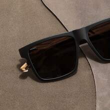 Ultra-Light Unisex Glasses - Retro Walnut Style Frame, Fashionable Glasses Without Prescription With Case, Suitable For Daily And Formal Occasions - Perfect Gift For Valentine's Day And Father's Day - Wide Frame (>139mm), Casual Wear, Fashionable Design, Durable Material, Polarized Lenses, Unisex Accessories - màu đen - Xem 4