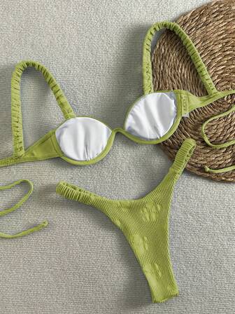 Bikinx 女士花卉纹理钢圈比基尼褶皱吊带泳衣套装