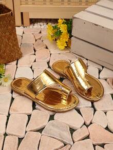 1 双儿童女孩平底拖鞋闪亮镜面条纹 PU 鞋面露趾圆头轻便可爱时尚奢华搭配家庭罗马家居拖鞋，适合夏季度假、休闲室内/室外穿着 - 金色 - 查看 4