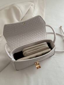 Bolsa de ombro ajustável com fecho flip, estampa assimétrica, cor sólida, moderna, com padrão trançado assimétrico, adequada para compras, carteiras, compras, mulheres jovens, estudantes universitários, recém-chegados e trabalhadores de colarinho branco. São ideais para escritórios, universidades, trabalho, negócios, deslocamento diário, atividades ao ar livre, viagens e passeios. - Branco - Ver 10