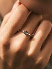 MODIAN Heart-Shaped Cut Moissanite Solitaire Wedding Ring, 925 Sterling Silver D Color, Exquisite Jewelry For Women - Silver - View 2