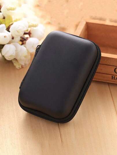 1个口袋大小的收纳盒，保护扑克牌免受潮湿和灰尘侵扰，适合作为礼物送给男孩或女孩，也可用于整理线缆，用于扑克牌/纸牌游戏。拉链袋可存放耳机、硬币、充电器等。