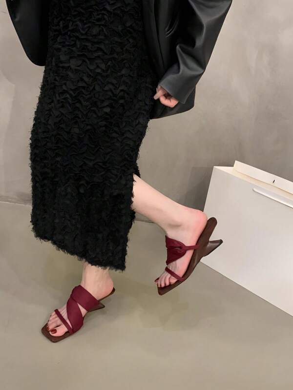Sandalias cuña de tacón alto clásicas y elegantes