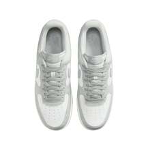 Nike 空军一号 '07 男士运动鞋 浅银/峰白/浅浮石色 FJ4170-003