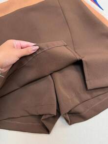 TAILORED SKIRT SHORTS WITH SLIT FASHION BLOGGER SUMMER 2024 - Rust Brown - View 2