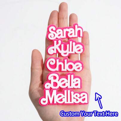 1 pièce Insigne de nom en acrylique personnalisé - Conception de dessin animé mignon, choix de cadeau parfait pour les filles, les amis. Porte-clés en acrylique personnalisable, cadeau tout au long de l'année, durable, coloré, mignon, adorable, amusant, kawaii, Y2K, unisexe, décontracté, personnalisé, unique, idéal pour lui, idéal pour elle, petit ami, petite amie, famille, amis, accessoires de voyage, fournitures scolaires, retour à l'école, cadeau scolaire, pour le bureau, pour l'école, pour la classe, pour les cadeaux d'enseignants, pour l'université, pour les collègues, pour les chambres d'étudiants, pour les enseignants, pour les garçons et les filles, pour les adolescents, les élèves de collège, les élèves de lycée, les étudiants universitaires, les étudiants de première année, les étudiants de deuxième année, les étudiants de premier cycle