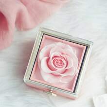 Pink High-End White Moonlight Rotatable Eternal Rose Gift Box, Paired With Four Exquisite White Pendant Necklaces, Suitable For Various Holidays, Anniversaries, Graduation Season, Birthdays, Valentine's Day, And Mother's Day As Gifts For Girlfriends, Mothers, Oneself, And Classmates