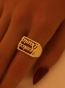 Bague personnalisée en acier inoxydable au design anglais minimaliste. Cadeau parfait pour la Saint-Valentin, Halloween, Noël. Cadeau idéal pour les amants, amis, mamans, papas. Or, élégant, coloré, vintage, simple, unisexe, décontracté, mignon, personnalisé, unique. Cadeau idéal pour lui, cadeau idéal pour elle, elle, petit ami, petite amie, papa, maman, famille, amis, pour les anniversaires, pour les graduations, pour le bal de promo, pour les fêtes