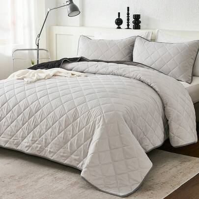3pcs Patchwork Gray & Black Bedspread Set (1 Bedspread + 2 Pillowcases), Classic For Daily Use, Double-Sided, Polyester Fiber, Soft & Skin-Friendly, Lightweight, Suitable For Master Bedroom, Guest Room, All Seasons, Great Gift Option