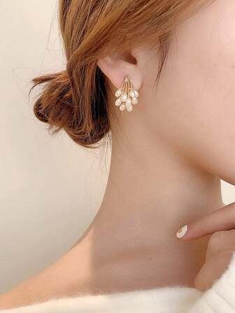 1 par fashionabla eleganta barockpärlörhängen