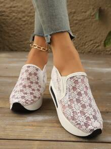 Sapatos Esportivos Casuais de Primavera/Verão para Mulheres, Slip-on com Respirável Malha Vazada, Conforto com Plataforma e Salto Médio, Estilo Chinês