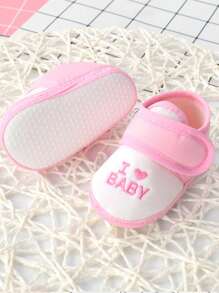 1Pair New Born Non-Slip Baby Walking Shoes Cute Love Baby Letter Shoes First Walkers For Gift