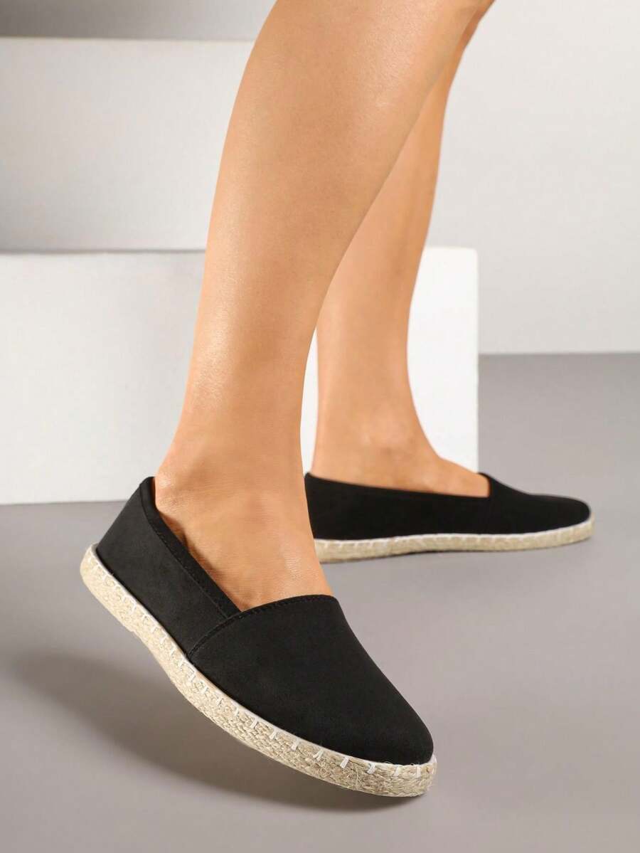 Casual Versatile Solid Color Flat Loafers - Black - View 1