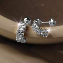 1 par de brincos de argola de zircônia cúbica banhados a ouro e prata esterlina S925, design CZ brilhante, brincos minimalistas de luxo para o dia a dia para mulheres