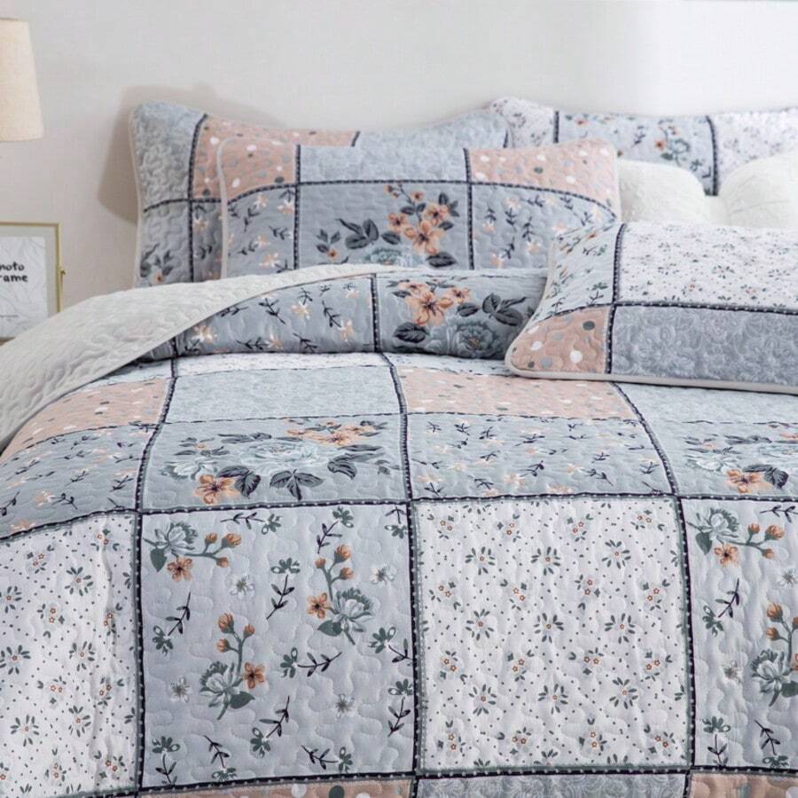 5-Piece Quilt Patchwork Bedspread Sets, Ultra Soft Floral Coverlet Bedding Set With Printed Pattern, Microfiber Quilts For Queen King Size Bed Lightweight Reversible Bedspread, All Season Use, 1 Bedspread & 4 Pillowcases Bedding Set Quilted Room Décor - Floral - View 1