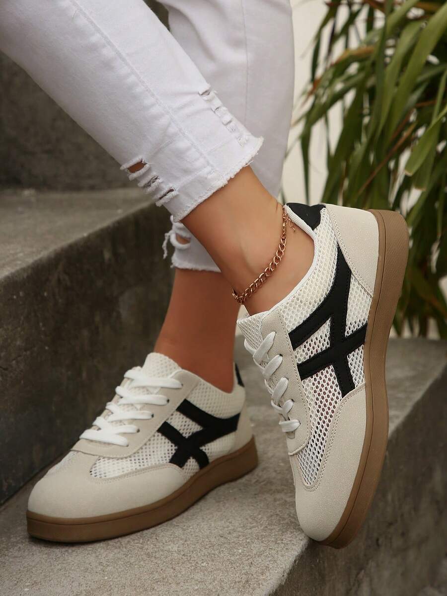 秋冬女士休闲复古运动跑步鞋，平底低帮运动鞋，橡胶鞋底提供永恒的风格，透气网眼鞋面，舒适贴合，非常适合女士