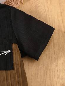 Conjunto de 2 piezas de ropa para niño bebé estilo deportivo a la moda para uso casual al aire libre, con camisa de rayas y parches con estampado de firma y cuello, a juego con pantalones cortos con estampado de firma, para primavera/verano - Negro - Ver 4