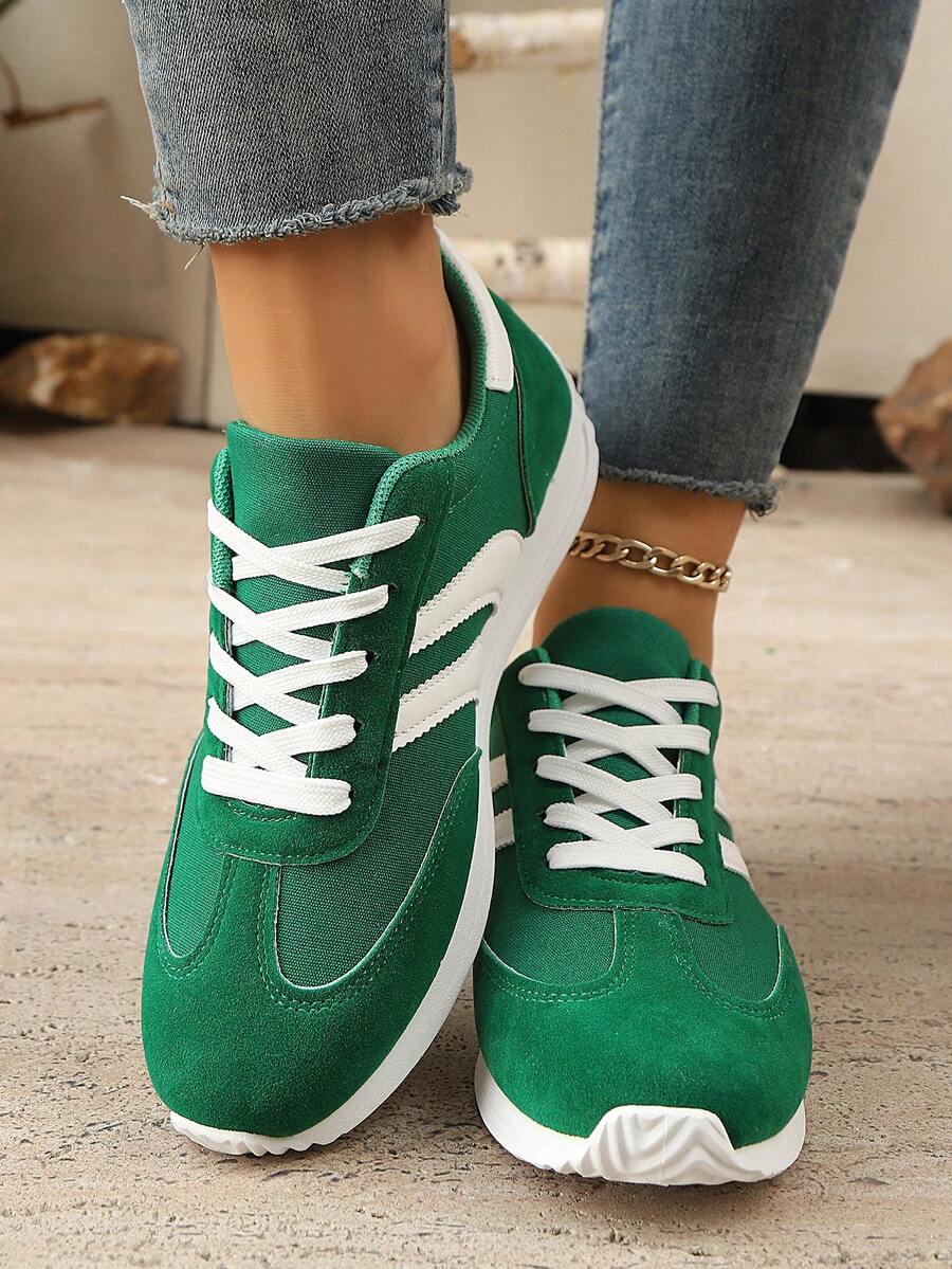 女士时尚绿色运动鞋，白色鞋带，橡胶鞋底 - 适合所有季节的休闲低帮运动鞋，舒适的步行鞋|休闲鞋|橡胶鞋底运动鞋