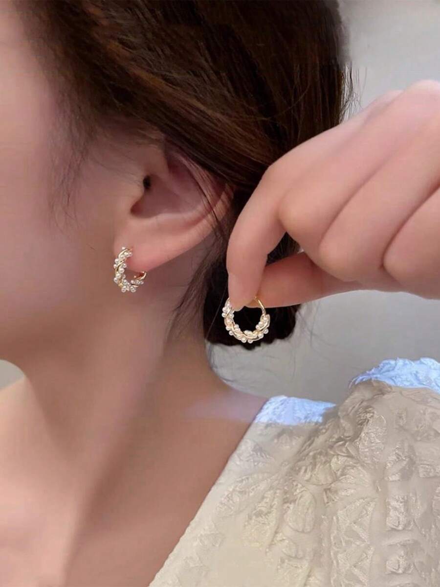 1 对可爱仿珍珠圆形耳环，锌合金小珍珠包裹多功能女士耳环配件