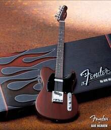 Axe Heaven -George Harrison - Fender Telecaster Rosewood Finish Mini Guitar Replica Collectible  [COLLECTABLES] Figure, Collectible - 彩色 - 查看 5
