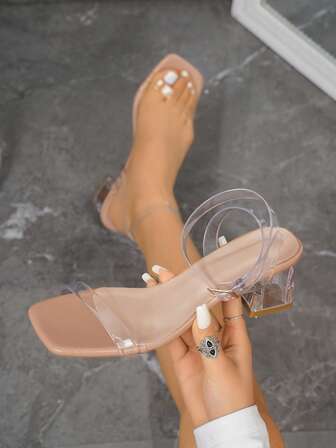 2025年夏季新款少女高跟凉鞋，适合户外穿着，舞台表演，时尚百搭