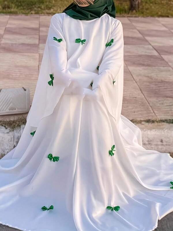 Butterfly Decor Round Neck Abaya Robe