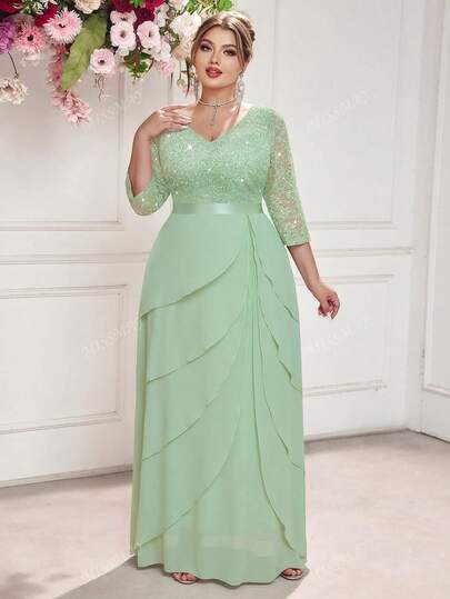 Vestido de fiesta largo de gasa con cuello en V, con volantes de encaje con lentejuelas y flores, ideal para eventos elegantes como graduaciones, bodas, fiestas y bailes de promoción.