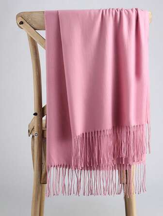 1 件纯色轻薄流苏披肩，多功能优雅薄围巾，适合空调房使用，四季皆宜，柔软、保暖、防风，可作为日常外出、用餐、约会等场合的颈巾。