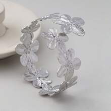 1 Stück minimalistische, modische geometrische Blüten-Charm-Armband für Damen