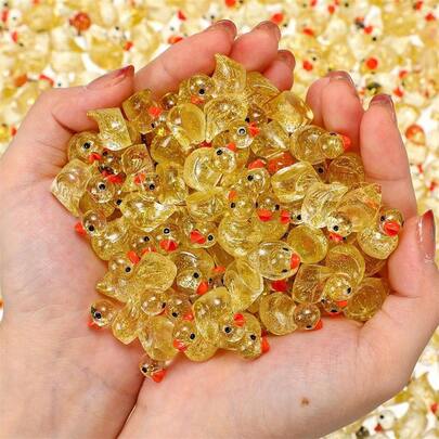 Pacote com 50 mini patos de resina com glitter, mini patos a granel, personagens em miniatura ocultos, pequenos animais de resina para projetos DIY, casa de brinquedo de jardim (amarelo)