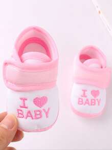1Pair New Born Non-Slip Baby Walking Shoes Cute Love Baby Letter Shoes First Walkers For Gift
