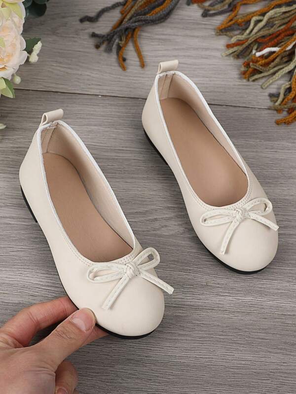 1 Paar schwarze Flache Schuhe für Kleinkind/große Kinder, glitzernder Stoff mit bunter Strass-Schleifen-Dekoration, runde Zehenkappe, Slip-On mit weicher Sohle, lässiger Prinzessinnen-Stil, geeignet für 1-12 Jahre alte Mädchen, Alltag, Party, Reise, Indoor/Outdoor Tragen, Frühling/Herbst 2025