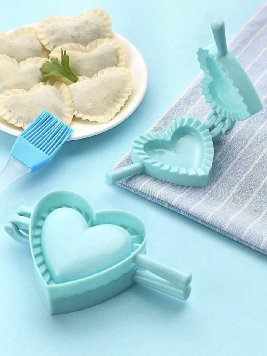 1pc Plastic Heart Shaped Dumpling Mold, Small/Medium/Large, Dumpling Maker Tool, Homemade DIY Kitchen Gadgets - Blue - View 1