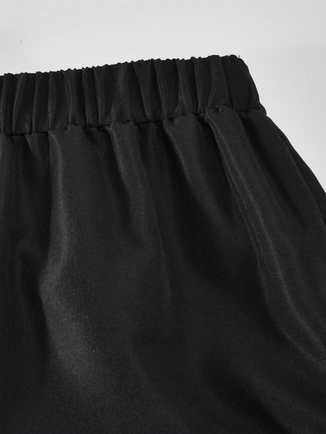 بناطيل كاجوال بناتي بشكل عصري بطبعات شريطية، تنسق...