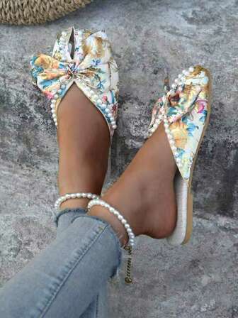 女士印花休闲蝴蝶结装饰拖鞋和仿珍珠装饰平底沙滩凉鞋