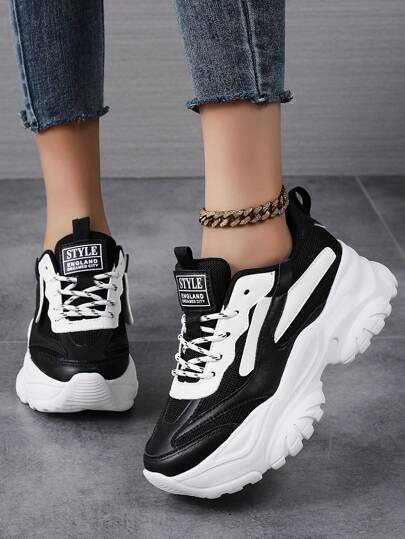 scarpi sportivi con platform e blocchi di colore per donna, 2025, con tomaia in maglia traspirante e suola in EVA, scarpe basse stringate in nero/grigio/beige/bianco, design casual con effetto platform