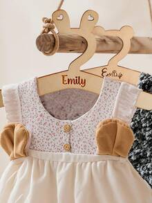 2/5/10/20pcs Custom Laser Engraving Name Baby Hangers, Personalized Wooden Clothes Hangers With Engraved Name, Customized Gift, Customized Kid Hangers, Customizable Child Hangers, Multi-Functional, Ornamental, Engraved Letter, Stylish, Cute, Adorable, Casual, Unique Baby Gifts, Ideal Gift For Mother's Day, Father's Day, Children's Day, Gifts For Him, Gifts For Her, Family, Friends, Daughter, Son Back To School - Bear - View 4