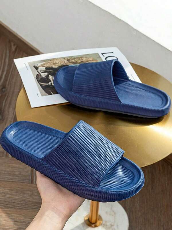 Novos chinelos anti-odor de verão para homens e mulheres, antiderrapantes para uso interno/banheiro, chinelos confortáveis sem cadarço para uso externo