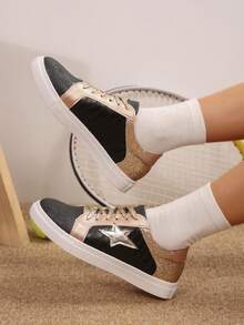 Damskie buty sportowe w dużych rozmiarach z cekinami, wytłoczonym wzorem w kratę i pentagramem, z okrągłym noskiem i sznurowaniem