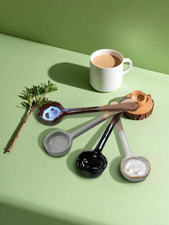1 stuk vintage Europese keramische koffielepel, vintage keramische hittebestendige roerlepel met lange steel, kruidenroerlepel voor op tafel, geschikt voor familiebijeenkomsten, salades, ontbijt, koffie, creatieve soeplepel, zeer geschikt voor keuken, slaapzaal, roeren van thee of koffie, hittebestendig, keuken- en eetaccessoires voor terug naar school