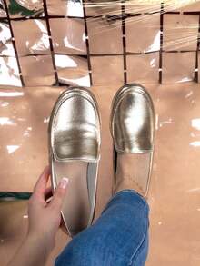 INESA Zapatos planos sin cordones para mujer con diseño de arrugas, mocasines de punta redonda color dorado con decoración de frijoles, zapatos ligeros y cómodos para uso casual y vacaciones - Dorado - Ver 1