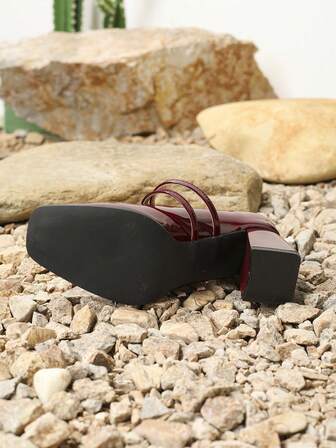 Höst/Vinter 2025 Eleganta Högklackade Skor med Fyrkantig Tå, Tjock Klack, Med Metallspännedetaljer Med Dubbla Rem För Enkel Avtagning, enfärgade Moderiktiga Multifunktionsskor Lämpliga För Bröllop, Fester Och Jobbesök - Högklackade Skor För Hela Säsongen, Halkfria Sulor, Eleganta, Dampumps, Balettskor