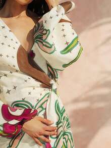 فستان طويل بكشكشة أكمام فانوس مع طباعة رقمية أسلوب عطلة كاجوال جديد لربيع وصيف 2025