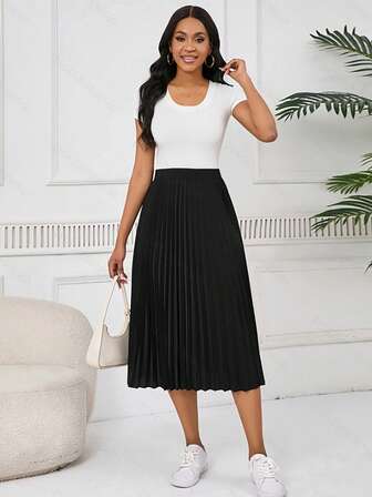 Women's Solid Color Fashion Elastic Waist Pleated Mini Skirt