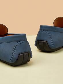 Nuevos mocasines con slip-on para hombres, de unicolor, cómodos y antideslizantes, zapatos casuales elegantes adecuados para actividades al aire libre, vestimenta casual de oficina, ir y venir del trabajo, citas, de uso multiusos