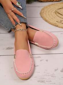 Fall/Winter New Plus Size Spring/Summer Versatile Lightweight Soft Leather Loafers, Slip-On Casual Flat Shoes, Metal Buckle Round Toe, Breathable For Daily, Office, Vacations, Handmade Pleated Floral Trim Cute Pink Women Sneakers