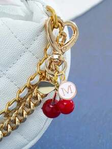 Porte-clés de haute qualité à la mode et mignon en forme de cerise, papillon doré - Porte-clés cerise, pendentif de sac à dos élégant, pendentif de lettre de l'alphabet A à Z en alliage, pendentif d'écouteur, pendentif de voiture, pendentif décoratif, porte-clés cerise, accessoires de sac, avec clip de sac, accessoires brillants en résine et en métal, convient pour le portefeuille et le sac des femmes, accessoires de sac à dos - Multicolore - Voir 3