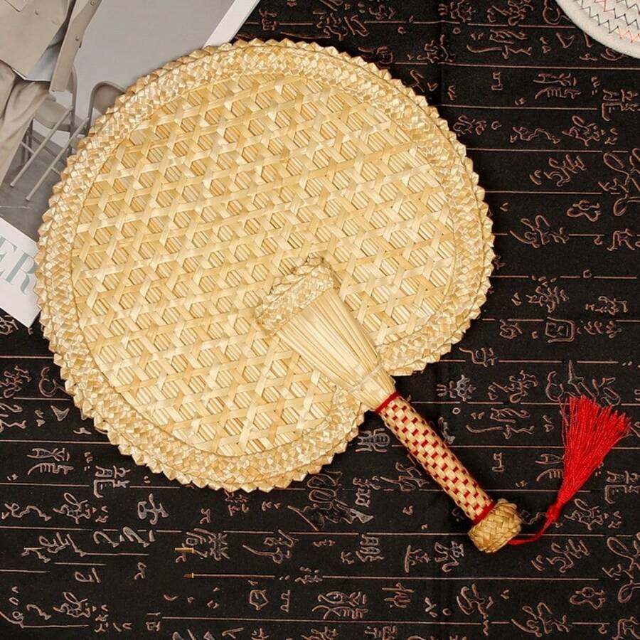 1件手工草编驱蚊风扇，轻巧，适合夏季