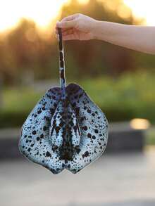 创意3D逼真可爱毛绒动物玩具，包括寄居蟹、螃蟹、黄/绿黄貂鱼、蓝黄貂鱼、鲨鱼、鲸鱼、海豚、龙虾和其他海洋生物。柔软毛绒玩具，减压搞笑礼物，家居装饰摆件，馈赠亲友的绝佳礼物。 - 彩色 - 查看 14